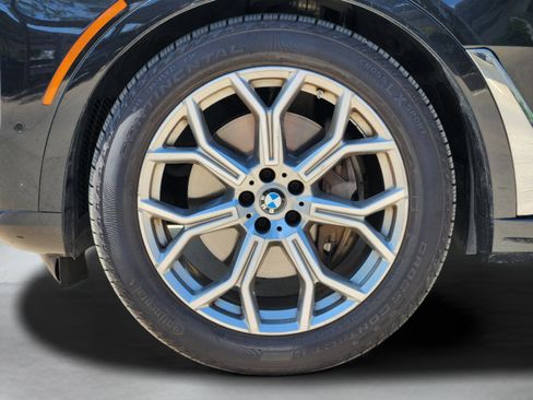 Used 2025 BMW X7 xDrive40i image 32