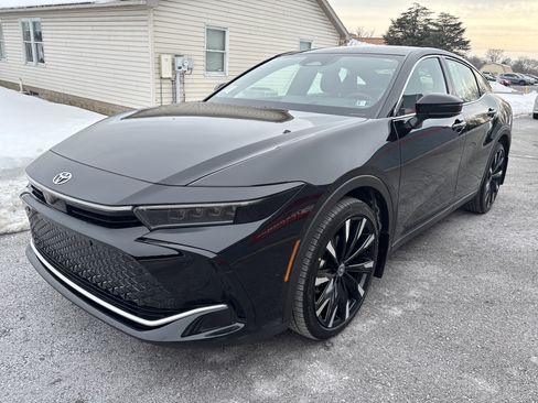 Certified 2026 Toyota Crown Platinum image 6