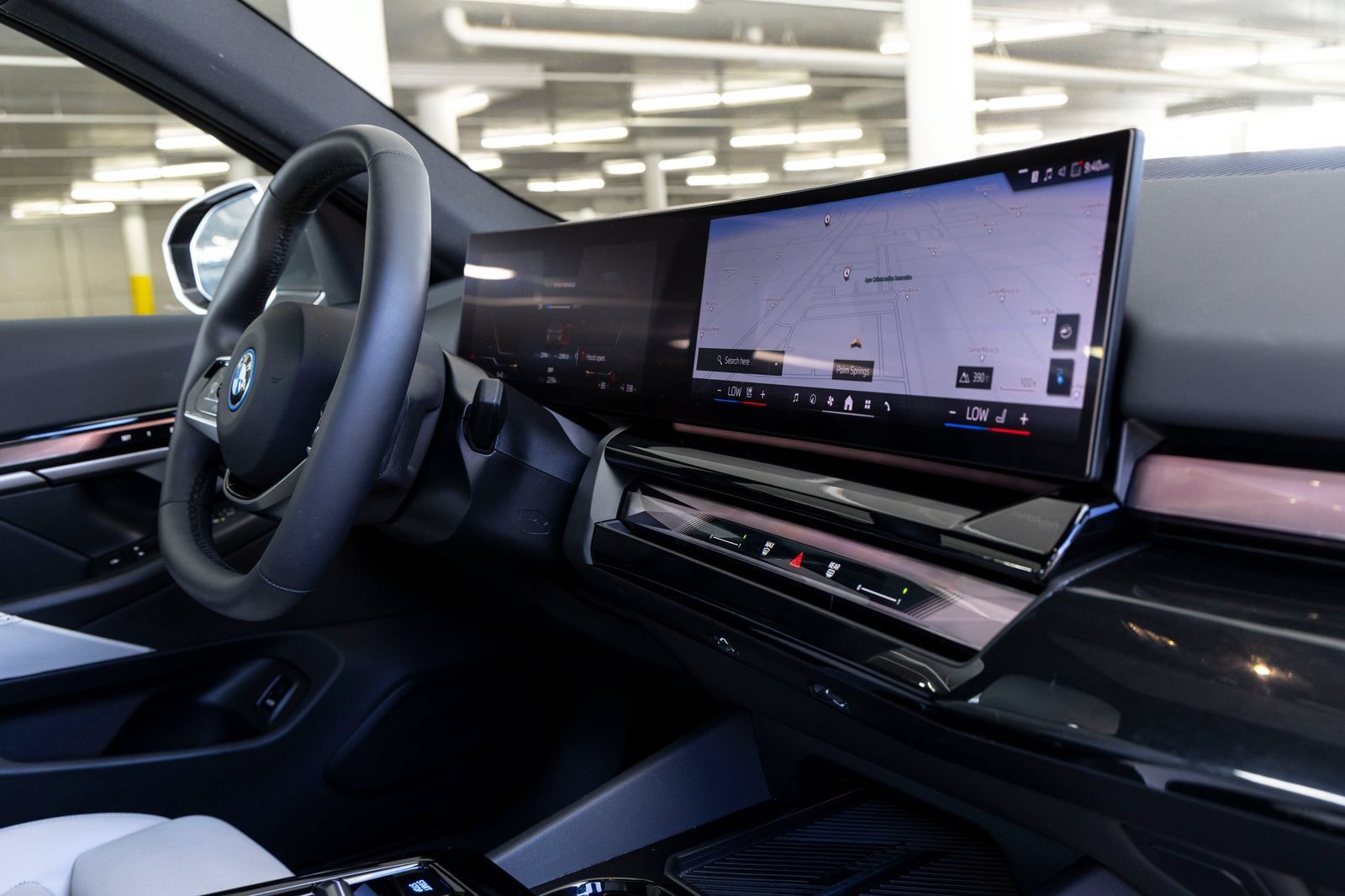 Certified 2025 BMW i5 eDrive40i w/ Premium Package RWD image 30