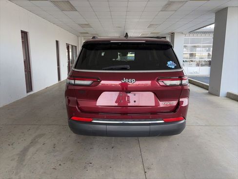 Used 2024 Jeep Grand Cherokee L Limited w/ MOPAR Finishing Package image 9