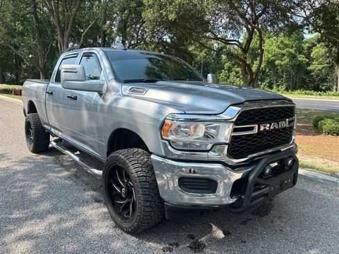 Used 2024 RAM 2500 Tradesman w/ Chrome Appearance Group AWD/4WD image 4