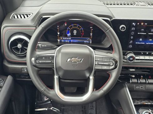 Used 2023 Chevrolet Colorado Z71 w/ Z71 Convenience Package 2 AWD/4WD image 18