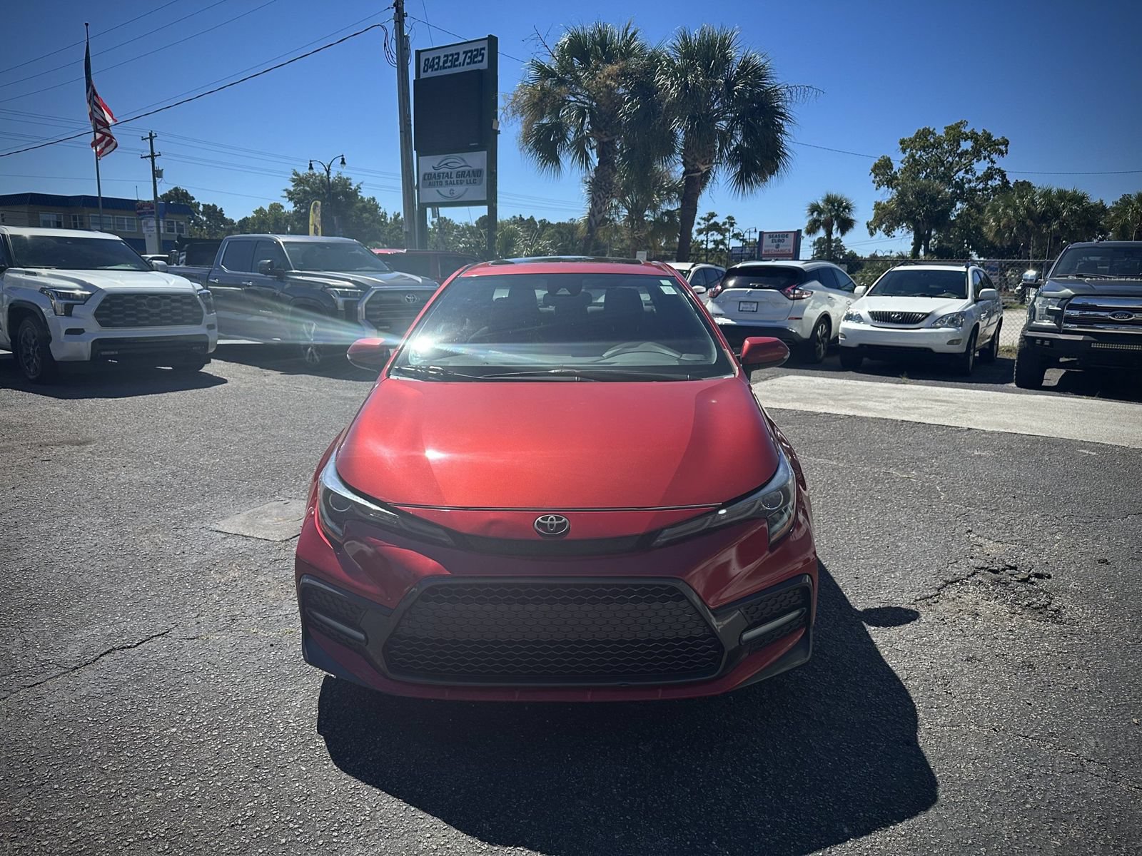Used 2021 Toyota Corolla SE FWD image 2