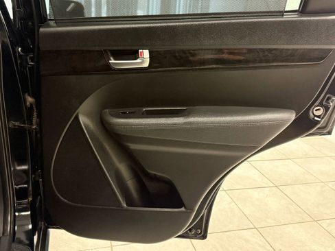 Used 2014 Kia Sorento EX image 19