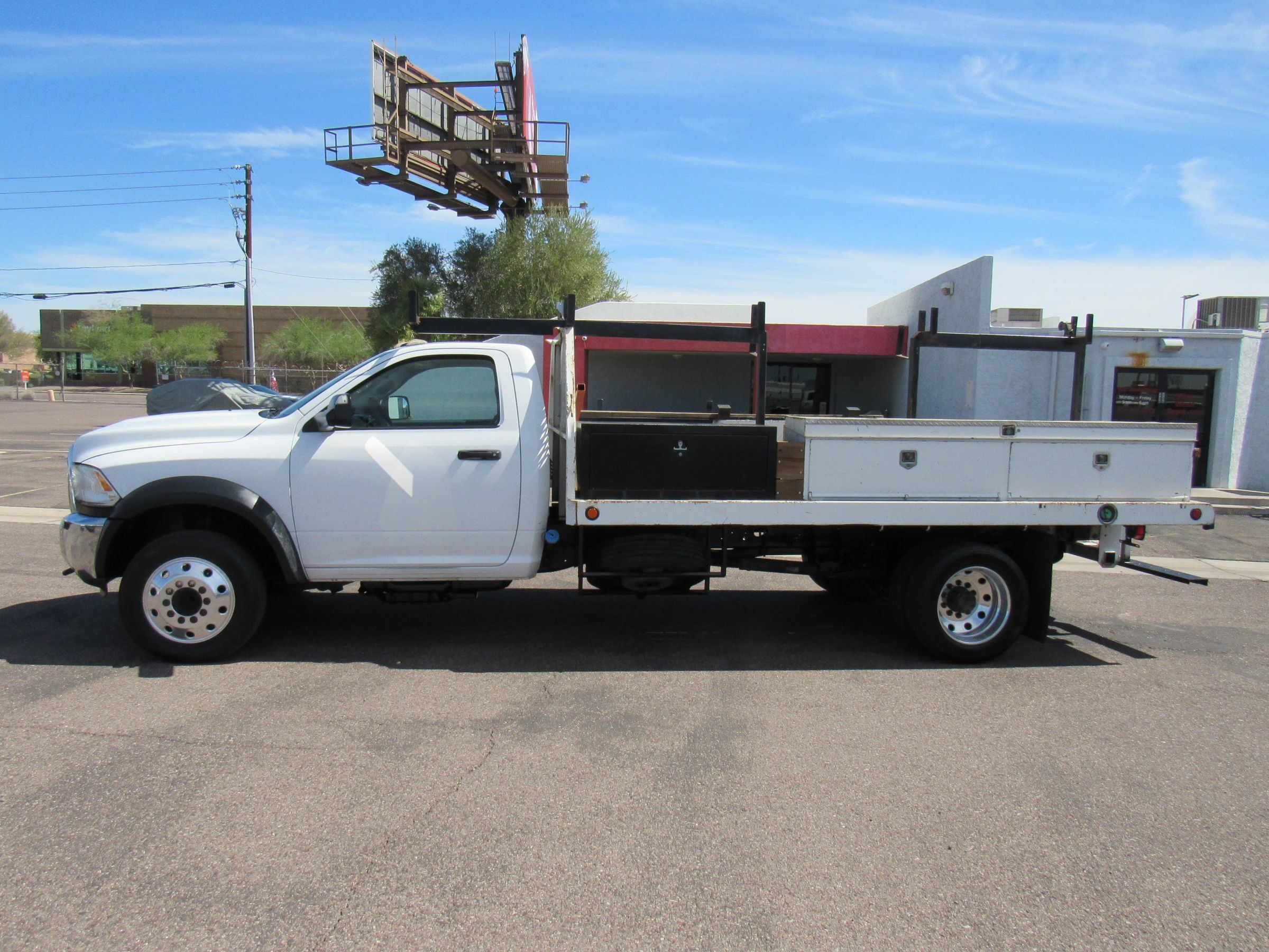 Used 2016 RAM 5500 Tradesman w/ Power & Remote Entry Group RWD image 2