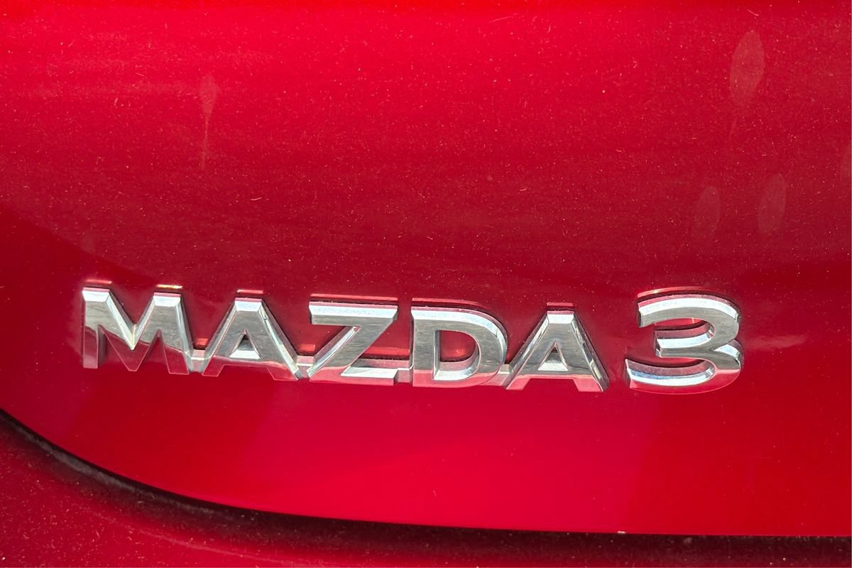 Used 2021 MAZDA MAZDA3 s FWD image 23