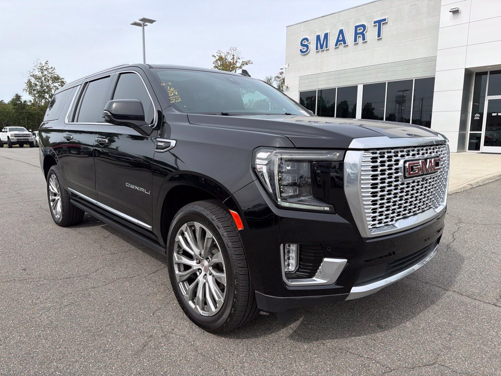 Used 2022 GMC Yukon XL Denali w/ Max Trailering Package AWD/4WD image 2