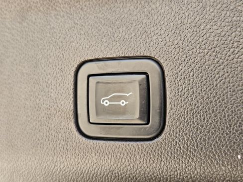 Used 2021 GMC Yukon XL Denali w/ Denali Premium Package AWD/4WD image 20