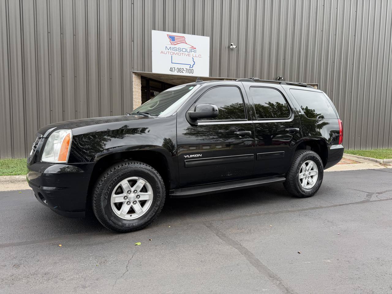 Used 2013 GMC Yukon SLT AWD/4WD image 2