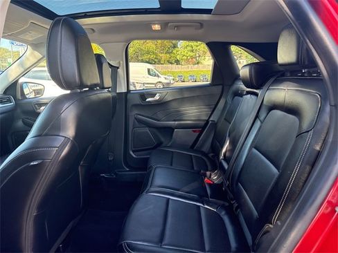 Used 2022 Ford Escape Titanium image 24