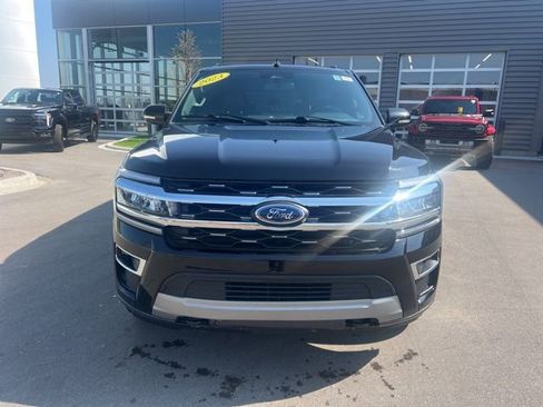 Used 2023 Ford Expedition Limited AWD/4WD image 2