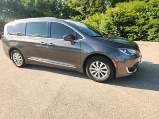 Used 2018 Chrysler Pacifica Touring-L FWD video 1