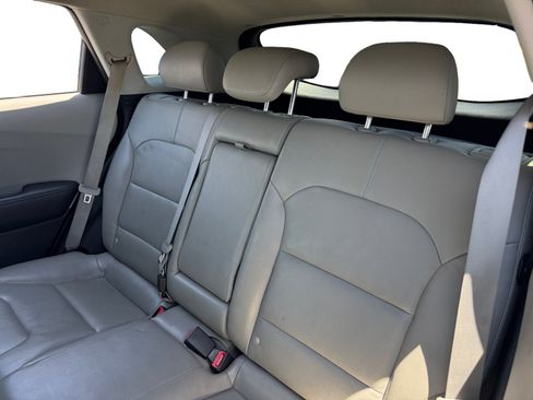 Used 2019 Kia Niro Touring FWD image 13