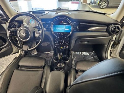 Used 2022 MINI Cooper SE image 9
