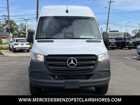 New 2025 Mercedes-Benz Sprinter 2500 image 9