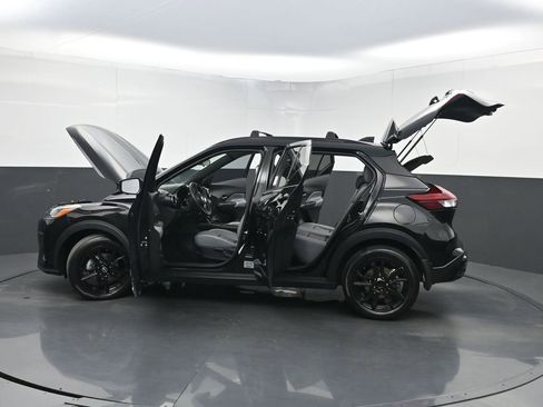 Used 2023 Nissan Kicks SR w/ SR Premium Package FWD image 37