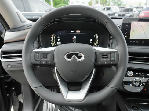 Certified 2026 INFINITI QX60 Luxe w/ Family Package FWD image 9