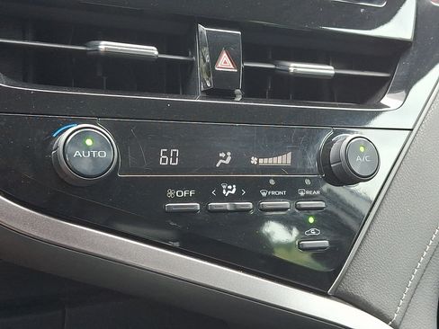 Used 2021 Toyota Camry SE FWD image 15