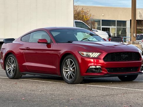Used 2016 Ford Mustang Coupe image 9