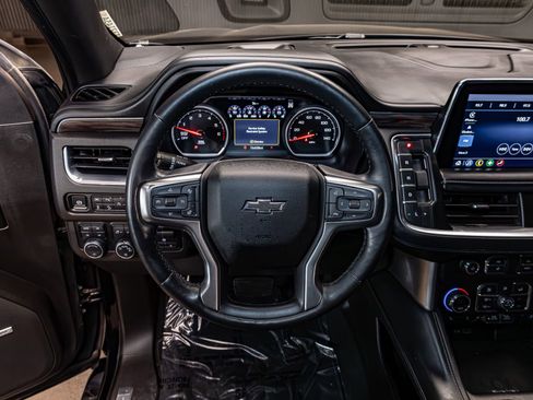 Used 2021 Chevrolet Suburban Z71 w/ Z71 Off-Road Package image 16