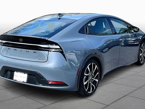 Used 2025 Toyota Prius Plug-In Hybrid image 11