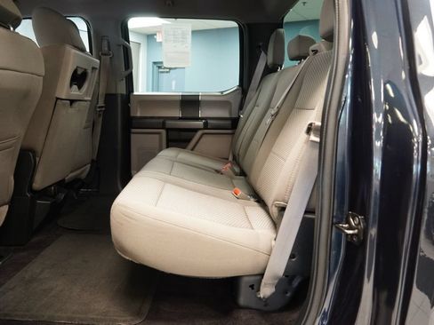 Used 2017 Ford F150 XLT AWD/4WD image 24