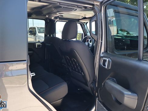 Used 2023 Jeep Gladiator Mojave w/ Trailer Tow Package AWD/4WD image 28