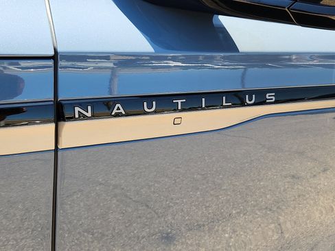 Used 2025 Lincoln Nautilus Black Label AWD/4WD image 30