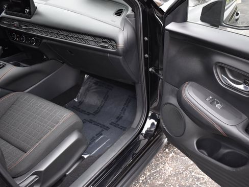 Used 2025 Honda HR-V Sport image 14