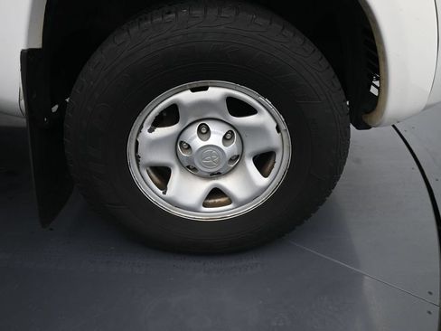 Used 2009 Toyota Tacoma PreRunner w/ SR5 Pkg #2 RWD image 12