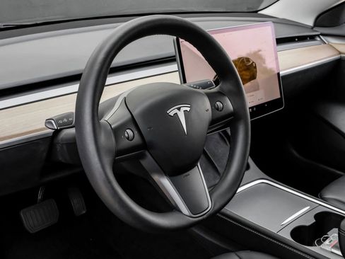 Used 2023 Tesla Model 3 Standard Range image 25