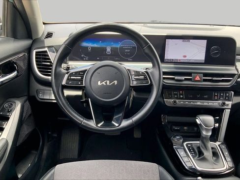 Used 2024 Kia Seltos S AWD/4WD image 6