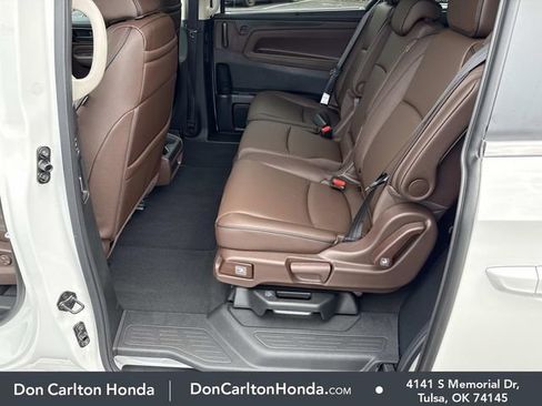 New 2026 Honda Odyssey Touring image 17