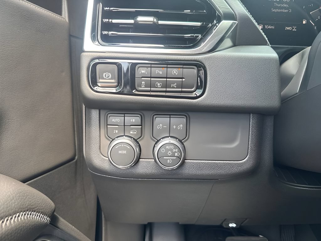 New 2026 GMC Yukon Denali w/ Sun & Power Step Package AWD/4WD image 18