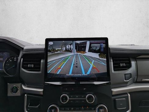 Used 2024 Ford Expedition Max XLT image 13