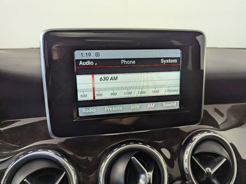 Used 2015 Mercedes-Benz GLA 250 4MATIC image 15