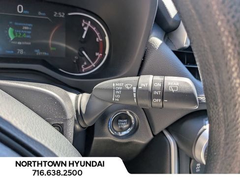 Used 2025 Toyota RAV4 XLE AWD/4WD image 23