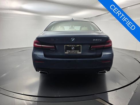 Certified 2023 BMW 530e w/ Premium Package RWD image 5