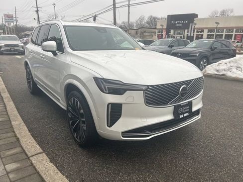 Used 2025 Volvo XC90 B6 Plus image 7