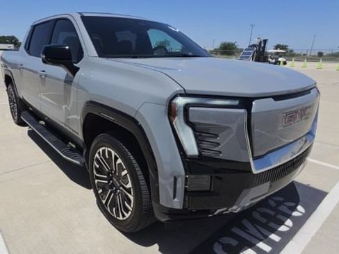 Used 2026 GMC Sierra EV Denali AWD/4WD image 4