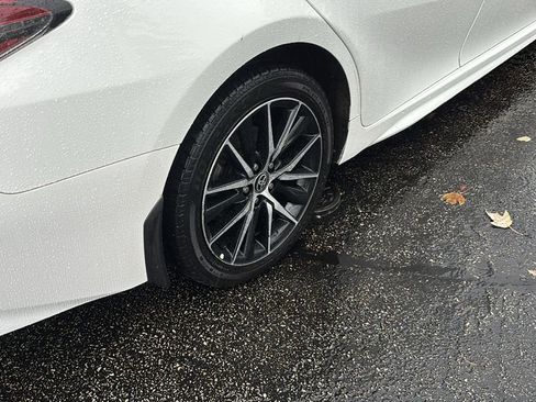 Used 2022 Toyota Camry SE image 8