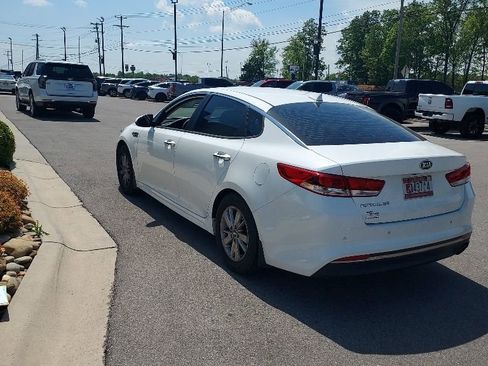 Used 2018 Kia Optima LX FWD image 4