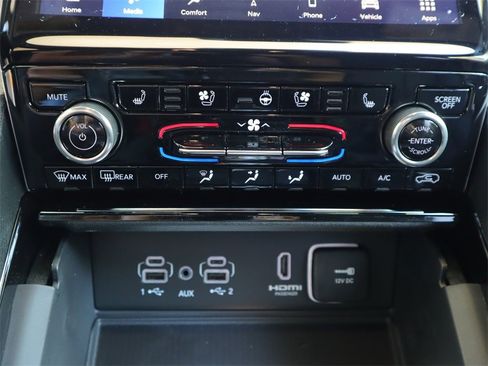 New 2023 Jeep Grand Cherokee Overland w/ Luxury Tech Group IV image 15