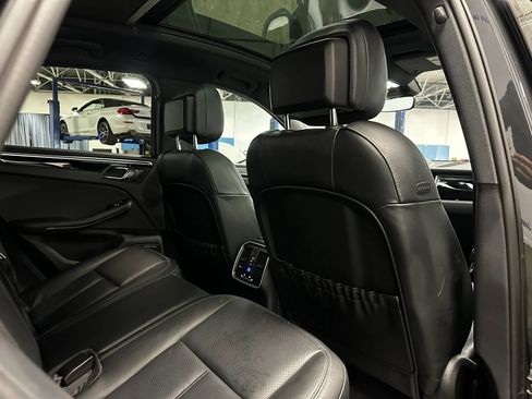 Used 2023 Porsche Macan Turbo AWD/4WD image 19