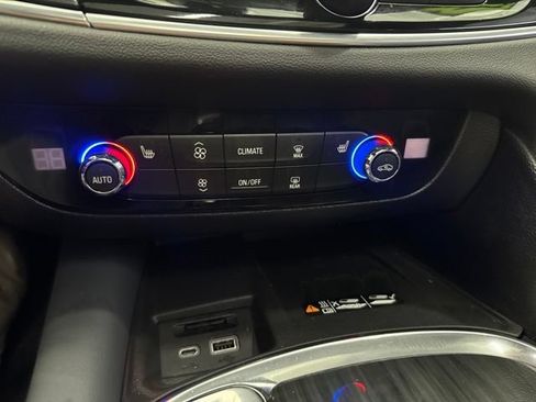 Used 2023 Buick Enclave Essence w/ Experience Buick Package AWD/4WD image 44