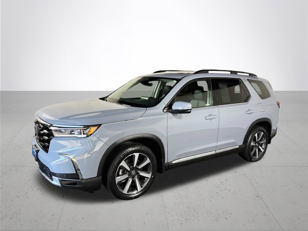 Used 2024 Honda Pilot Touring image 2