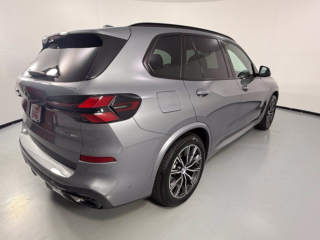 Certified 2025 BMW X5 xDrive40i w/ M Sport Package AWD/4WD image 6