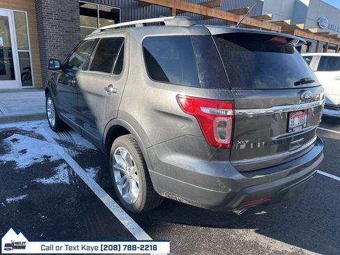 Used 2015 Ford Explorer XLT w/ Equipment Group 202A image 2