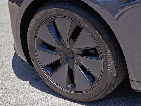 Used 2025 Tesla Model 3 Long Range AWD/4WD image 6
