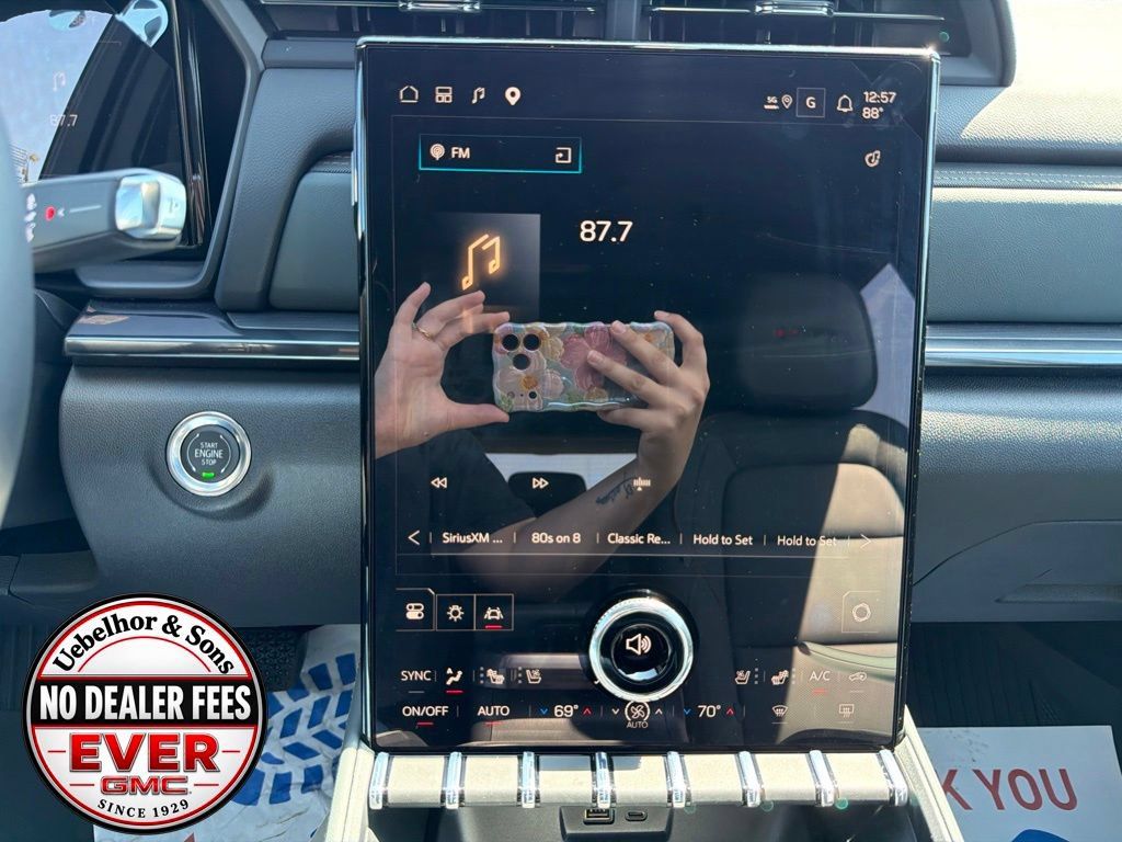 New 2027 GMC Terrain AT4 w/ Convenience Package III AWD/4WD image 30